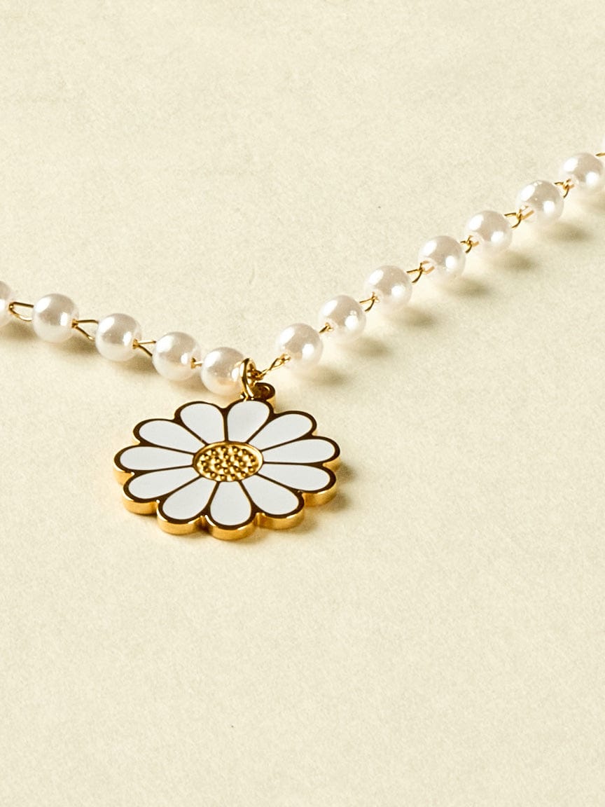 White Flower Pearl Necklace