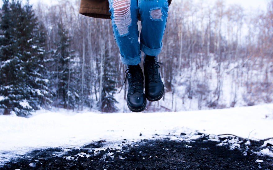 How To: Wear Distressed Jeans In Winter