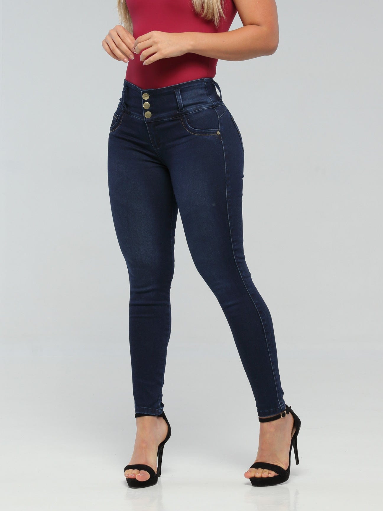 New Arrivals in Colombian Jeans Levanta Cola – Page – Colombiana