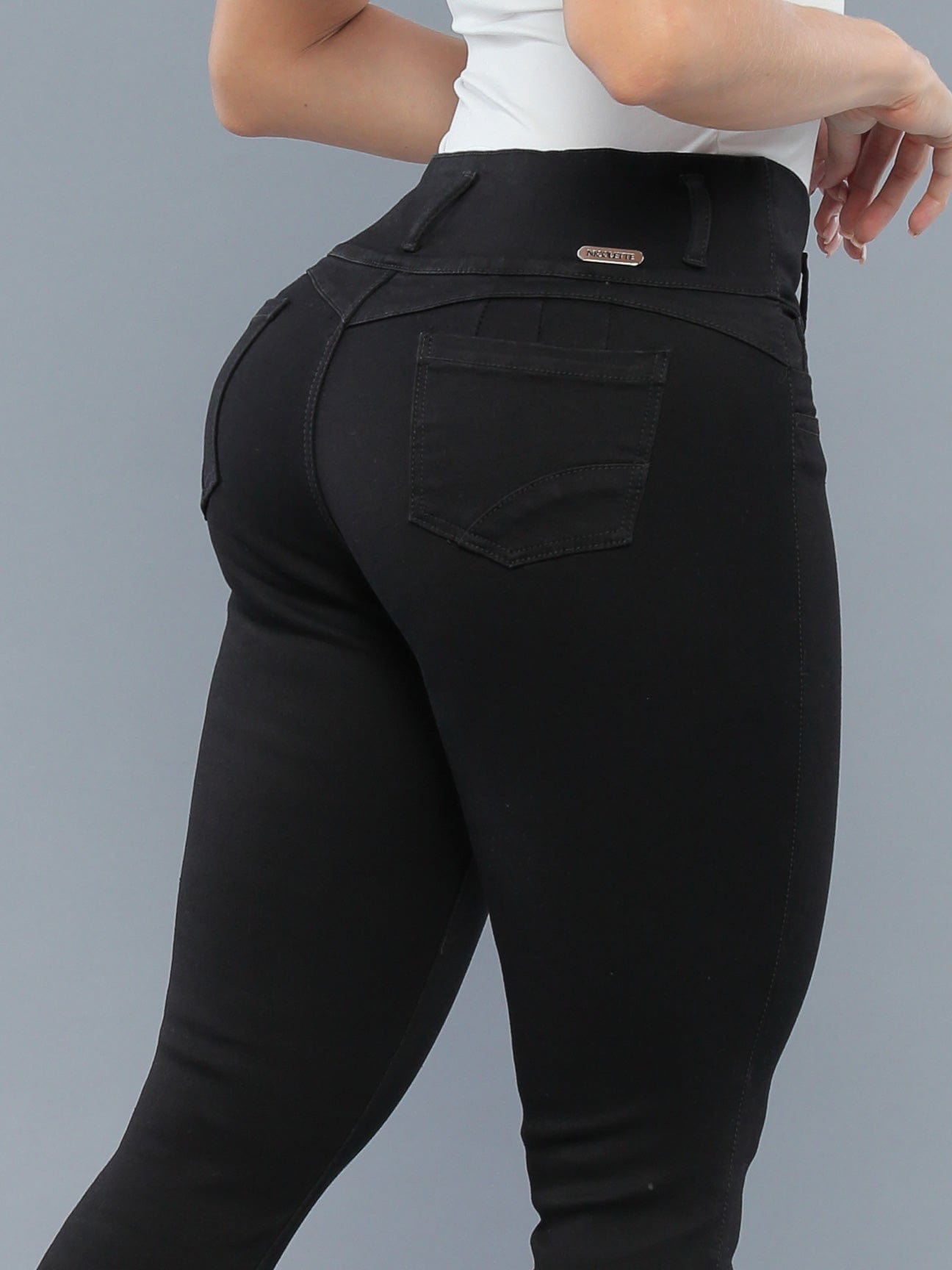 Ami Butt Lift Jeans 15797