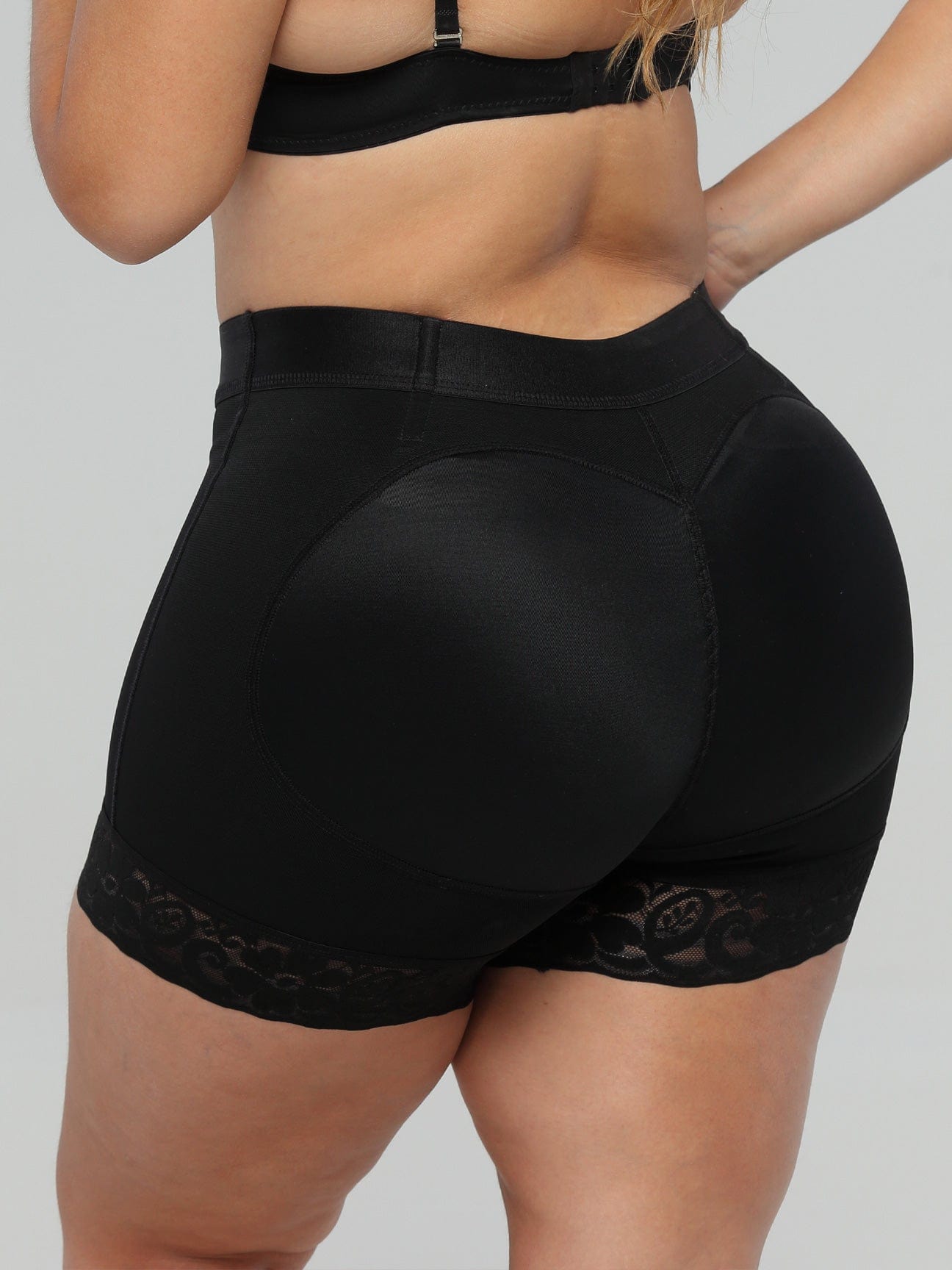 Pantalón corto levantador de glúteos acolchado con control de barriga de talle alto NS8045