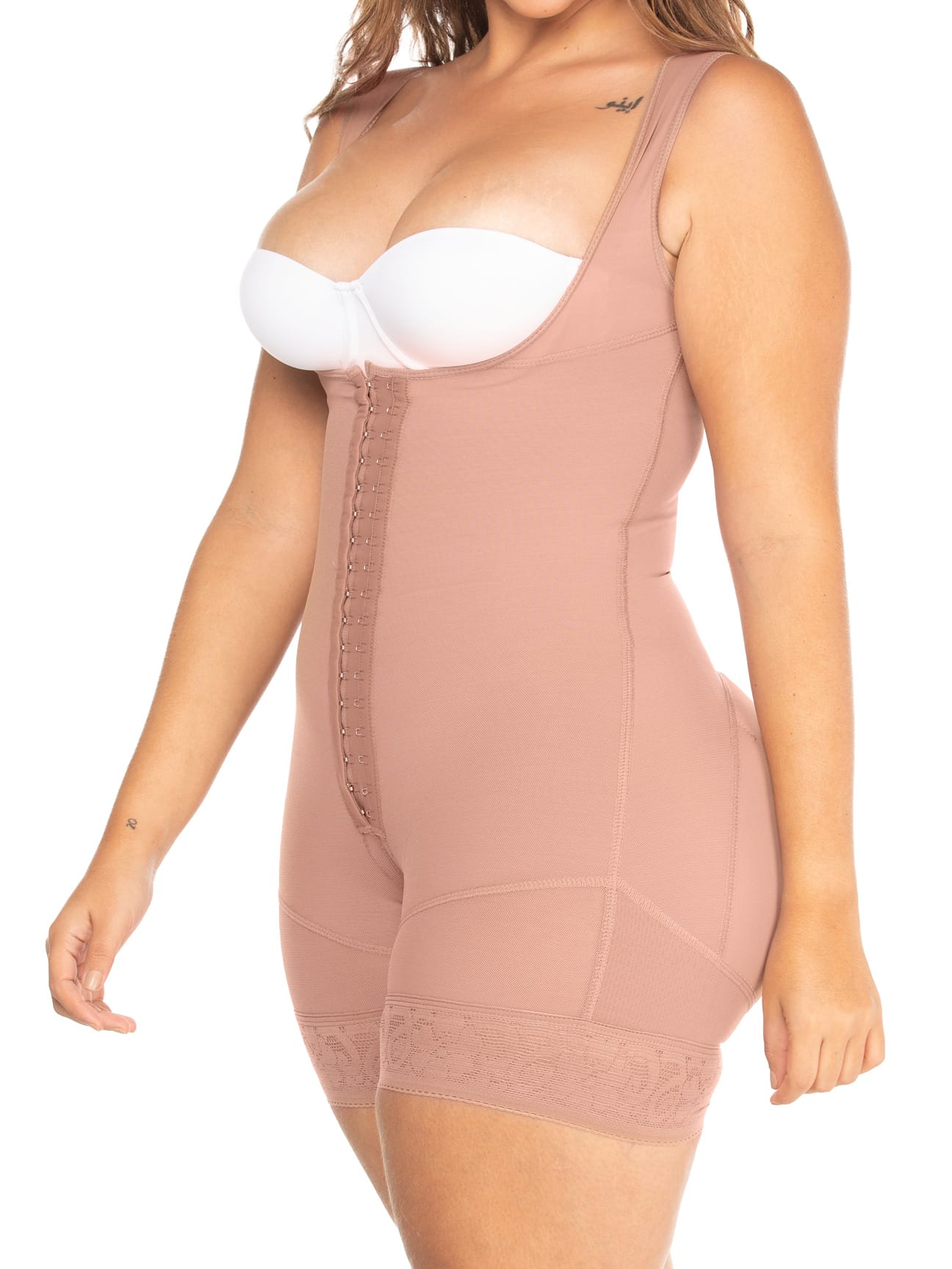 Sculpting Faja with Hooks & Thick Straps NS049