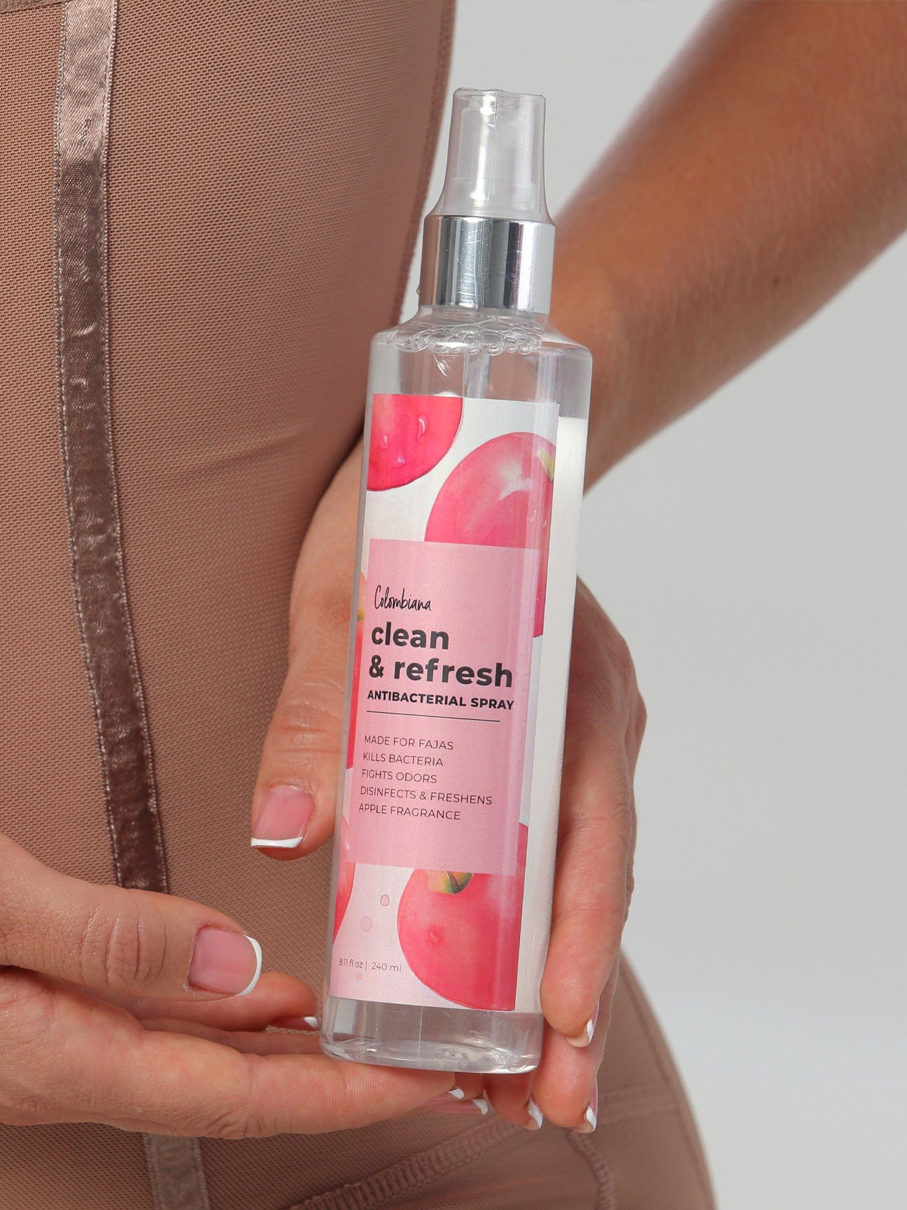 Colombiana Clean & Refresh antibacterial spray for shapewear and fajas, apple fragrance, 8 fl oz bottle