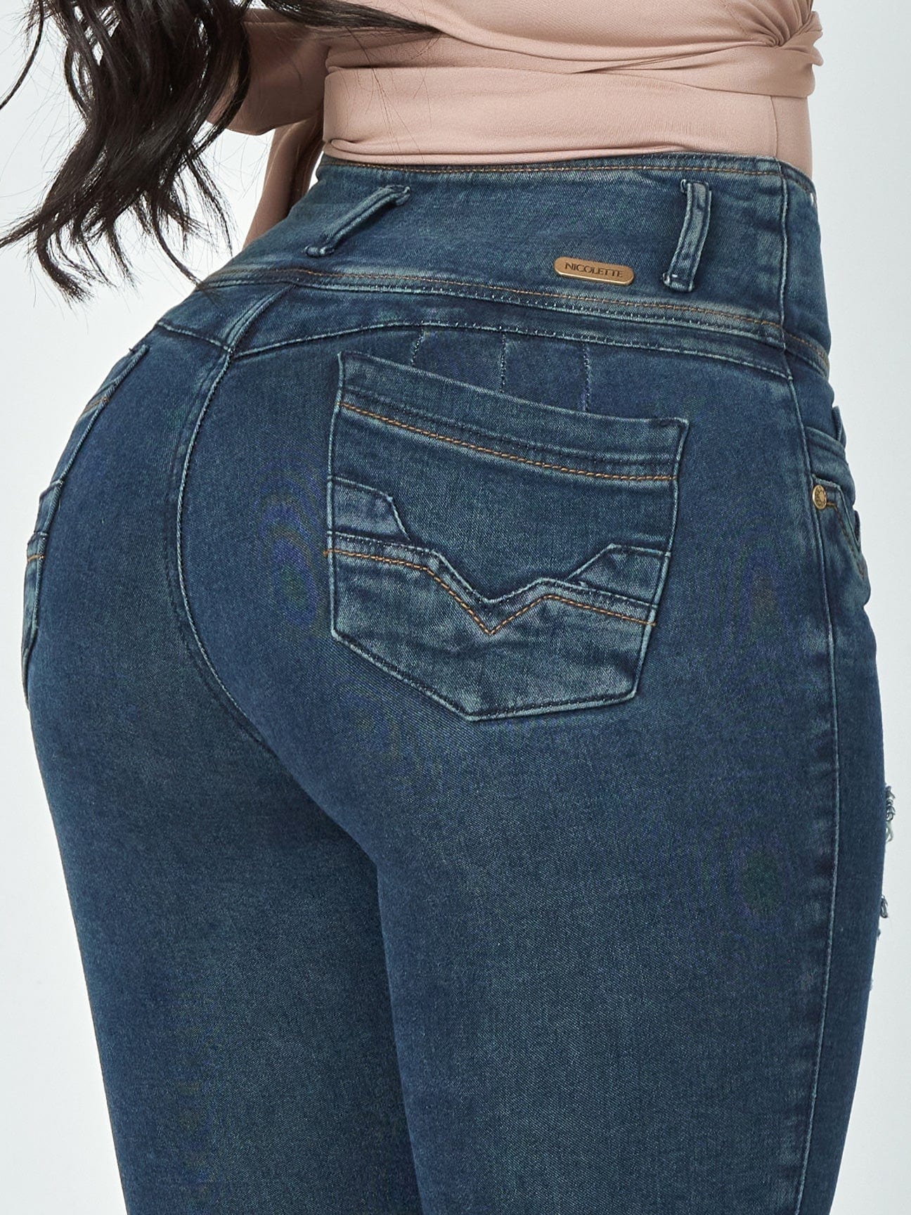 Jeans ajustados con levantamiento de glúteos Sasha 13251