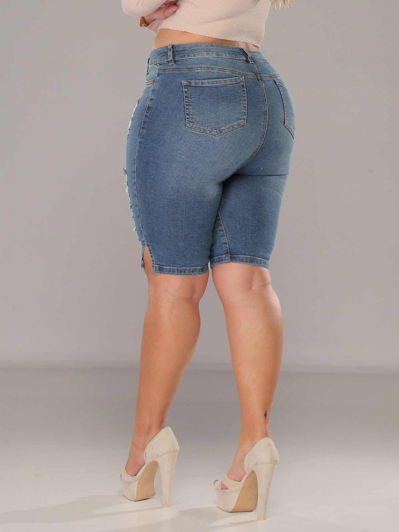 Stephanie Levanta Cola Jean Capri 14179